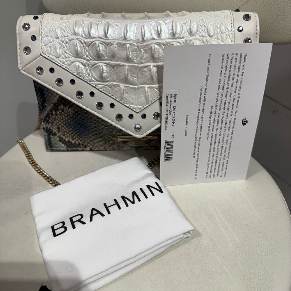 Finial price drop
Brahmin Kylie NWOT
White and Gray Women's Bag